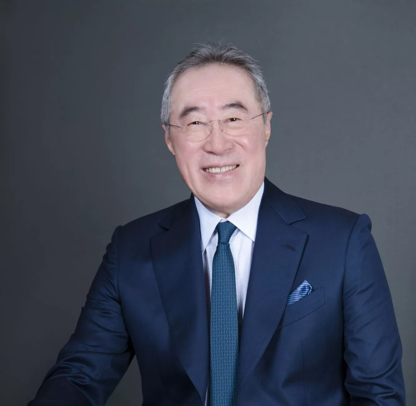 Henry Tang Puts Over 800 Lots On Sale Through Christie's